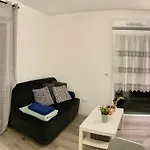 Muse Proche Gare Apartman *